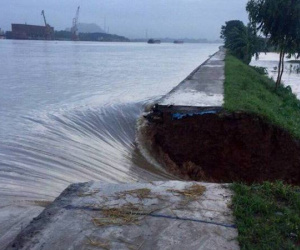 Nam Định: Triều cường dâng cao, 2 làng chìm trong biển nước
