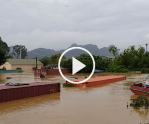 Video: Ninh Bình nâng mức xả tràn để cứu 200.000 dân khỏi ngập