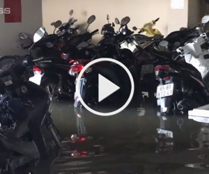 Clip: Hàng trăm xe máy, ôtô ngâm nước dưới hầm chung cư ở Sài Gòn