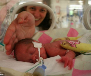 Bé gái sơ sinh nặng 0,6 kg: Ngày ấy, bây giờ