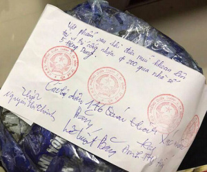Phát hiện những vật thể lạ trong đường cống tắc “bức tử” cư dân 146 Quán Thánh