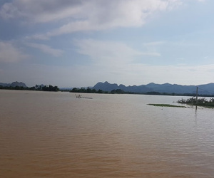 Vỡ đê ở Chương Mỹ: Một học sinh chết đuối thương tâm