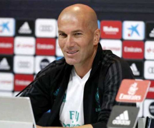 Zidane yêu Real, không bao giờ dẫn dắt Barca