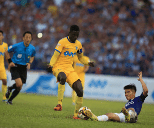 FLC Thanh Hoá đánh rơi chiến thắng trong trận chung kết sớm của V-League
