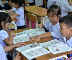 Cấm dạy nội dung ngoài sách giáo khoa