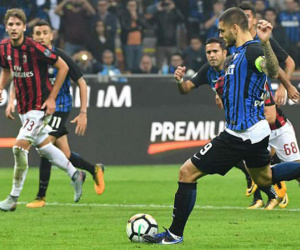 Icardi lập hat-trick, Inter đánh bại Milan ở phút 90
