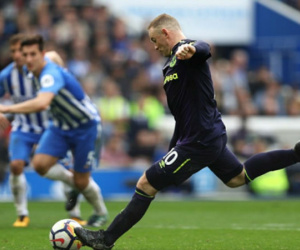 Rooney cứu Everton thoát thua ở phút 90