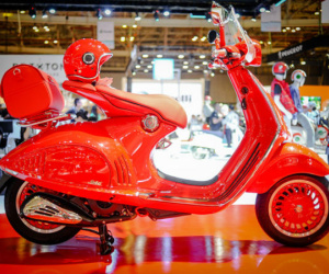 Xe tay ga Vespa 946 RED giá hơn 400 triệu tại Việt Nam
