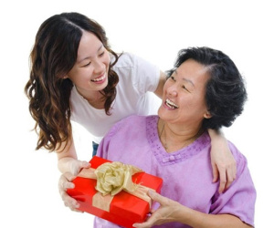 Gợi ý 5 món quà tặng mẹ ngày 20/10 không hề tốn kém mà mẹ thích nhất