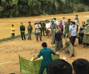 Lấy mẫu ADN xác định chiến sĩ biên phòng bị lũ cuốn