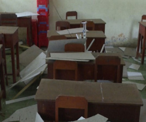 Sập la phông phòng học, 20 học sinh bị thương