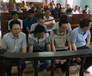 Đội trưởng thanh tra giao thông bất ngờ nhận tội hối lộ