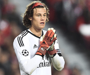 Mile Svilar, "Courtois mới" và bước lùi từ thiên đường xuống địa ngục