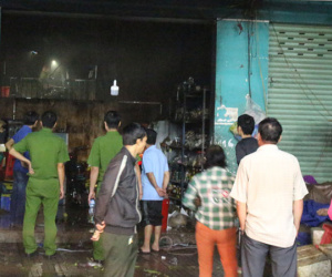 Vợ tử vong trên gác, chồng chỉ kịp tháo chạy cùng hai con trai trong vụ cháy ki ốt