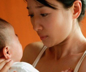 Gia đình chồng ép tôi nuôi con rơi của chồng bằng chính dòng sữa của mình