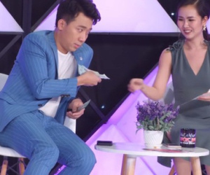 Trấn Thành mang cả ba lô tiền mặt đến trường quay khiến đồng nghiệp ngỡ ngàng