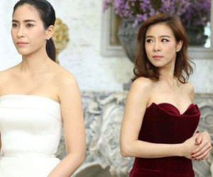 Vợ gọi về sớm đón khách quý, nhưng vừa bước vào nhà, chồng đã tái mặt với màn giới thiệu không thể sốc hơn