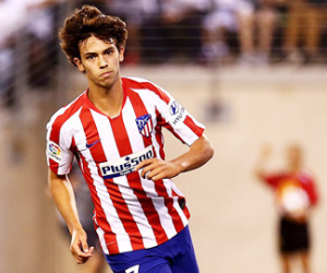 Khi Joao Felix đắt gấp 8 lần Johan Cruyff