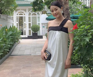 MC Phí Linh lộ bụng lớn, xác nhận đang ở tháng thứ 6 của thai kì sau gần 3 tháng lên xe hoa!
