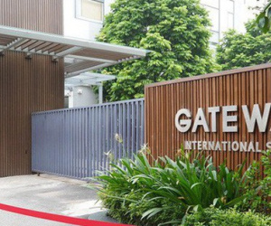 Làm rõ lời khai của người đưa đón trẻ trường Gateway: Liệu có bóng bay trên xe, camera nhà trường có bị cắt ghép?