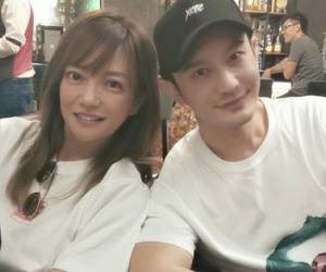 Chỉ 2 bức ảnh selfie chung, Triệu Vy - Huỳnh Hiểu Minh gợi lại cả một bầu trời thanh xuân từng có nhau