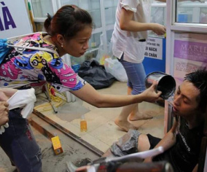 Hình ảnh chiến sĩ PCCC ngạt khói trong vụ cháy kinh hoàng ở Hà Nội khiến cộng đồng mạng xót xa