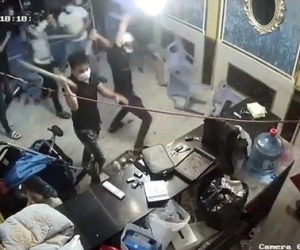 Bắt nhóm giang hồ ngang nhiên đập phá, 'cuỗm' túi xách chứa 200 triệu đồng tại nhà hàng ở Sài Gòn