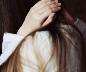 Thấy mẹ chồng lén lút vào nhà nghỉ, tôi gắt giọng thông báo cho cả nhà chồng biết, ngờ đâu lại gây ra tội lỗi tày trời