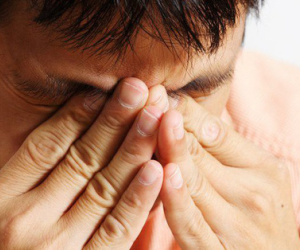 Chồng mắc bệnh giang mai dù 2 năm không hề 'quan hệ' với vợ, nguyên nhân không thể đáng trách hơn