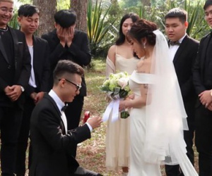 Vừa xong màn cầu hôn rình rang, ái nữ đại gia Minh Nhựa đã dắt tay chồng lên phường 'đánh dấu chủ quyền'