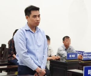 Vụ án hiếp dâm ở Chương Mỹ: Tòa tuyên chung thân, mẹ bị cáo nói sẽ kháng cáo, con trai chỉ dâm ô