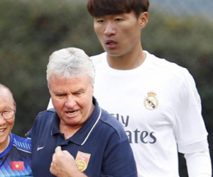 Hành trình của 'Ronaldo Trung Quốc' ở trời Âu & lá bài tẩy để Hiddink chờ tái đấu Việt Nam