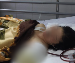 Cô giáo nghèo chạy xe máy 130km đi dạy bị tai nạn buộc phải cắt bỏ cánh tay