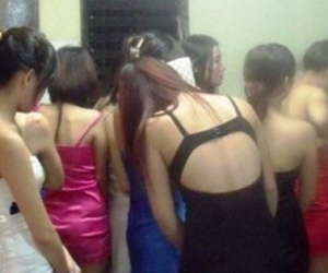 Đại ca giang hồ Thanh Hóa sai đàn em nhốt, đánh đập thiếu nữ, ép phục vụ quán karaoke