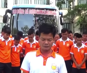 CLB Nam Định cúi đầu xin lỗi, GĐKT tuyên bố: 'Hội CĐV không làm được điều tốt đẹp thì giải tán đi'