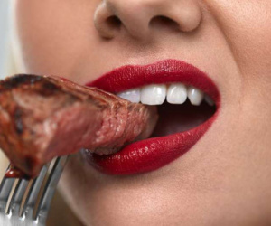 9 thói quen xấu nguy hại hơn cả hút thuốc lá nhưng hầu như ai cũng mắc và khó bỏ khiến sức khỏe bị ảnh hưởng nghiêm trọng