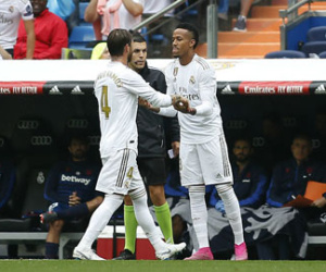 'Bệnh viện' Real đón thêm Ramos