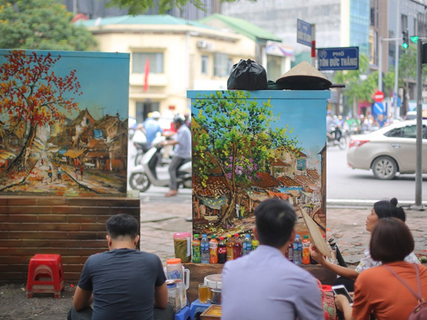 Hàng loạt bốt điện ở Hà Nội 'nở hoa'