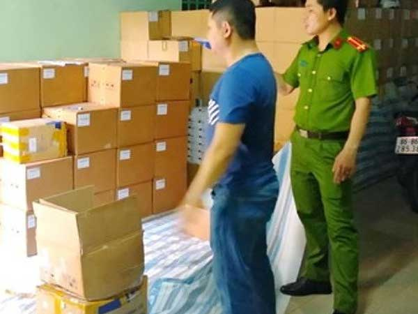 Phát hiện hơn 200.000 lọ thuốc kháng sinh 'dỏm' sắp bán cho người bệnh