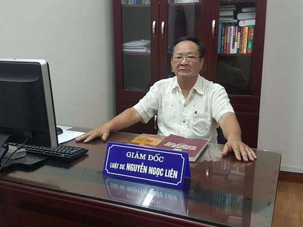 Sau 2 tuần ly hôn, thiếu phụ xông vào phòng thẩm phán làm điều không ngờ