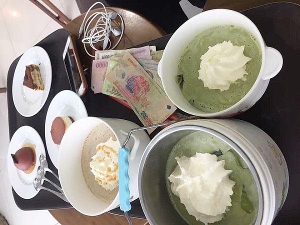 Chuỗi cà phê nổi tiếng đăng ưu đãi "khủng", khách bê hẳn... cặp lồng, tô canh đến cửa hàng đựng đồ uống