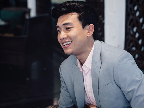 Mặc kệ lùm xùm lộ tin nhắn 'nhạy cảm', Quốc Trường vẫn chăm chỉ lên mạng triết lý về tình yêu như thế này