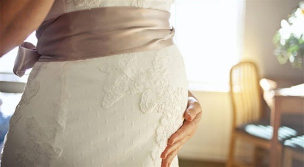 Sinh con được 1 tháng, tôi đã bị đuổi khỏi nhà, 4 năm sau chồng run rẩy trước cửa xin gặp con vì lý do khó tưởng tượng