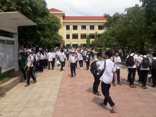 Hàng ngàn thí sinh Quảng Bình phải thi lại môn Văn do trùng đề 'ngẫu nhiên'