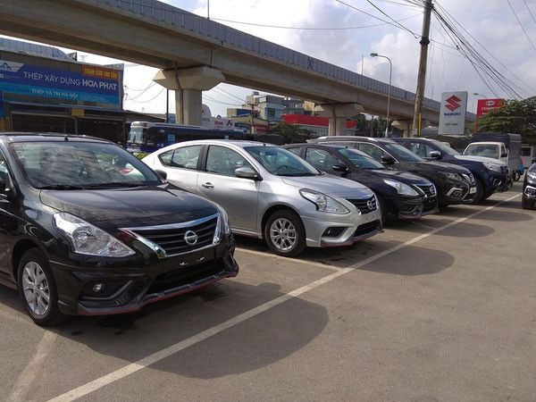Giá ô tô liên tục giảm sâu, dân Việt vẫn chê cao ngất ngưởng