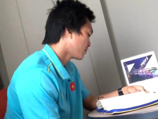 Vì thói quen này, Tuấn Anh bị cậu em Văn Hậu gọi là 'người tối cổ'