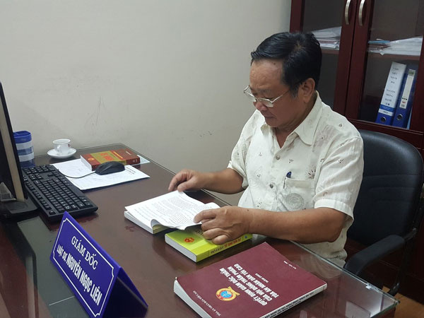 Nổi tiếng ăn chơi, thiếu gia phố cổ ứng xử tệ bạc ngày ra tòa ly hôn vợ