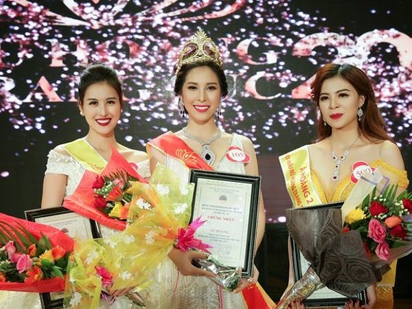 Nữ hoàng trang sức: Bỏ thi bikini, loại thí sinh thẩm mỹ, trao vương miện 23 tỷ nhưng... đòi lại sau 2 năm