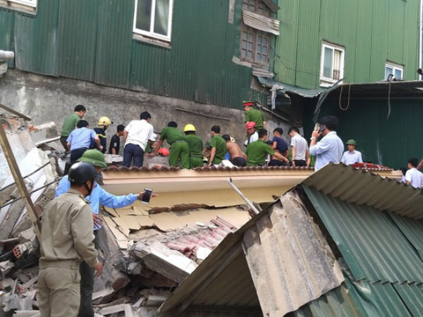 Hiện trường vụ sập nhà tại Hà Tĩnh vùi lấp người bên trong