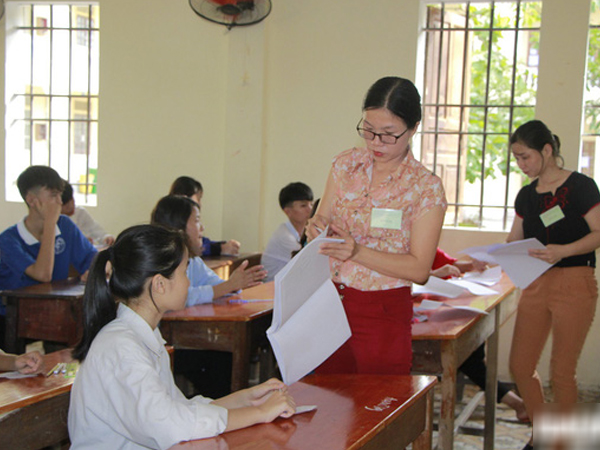 ‘Cậu bé Sơn La đạp xe về Hà Nội thăm em’ vào đề thi lớp 10 Nghệ An